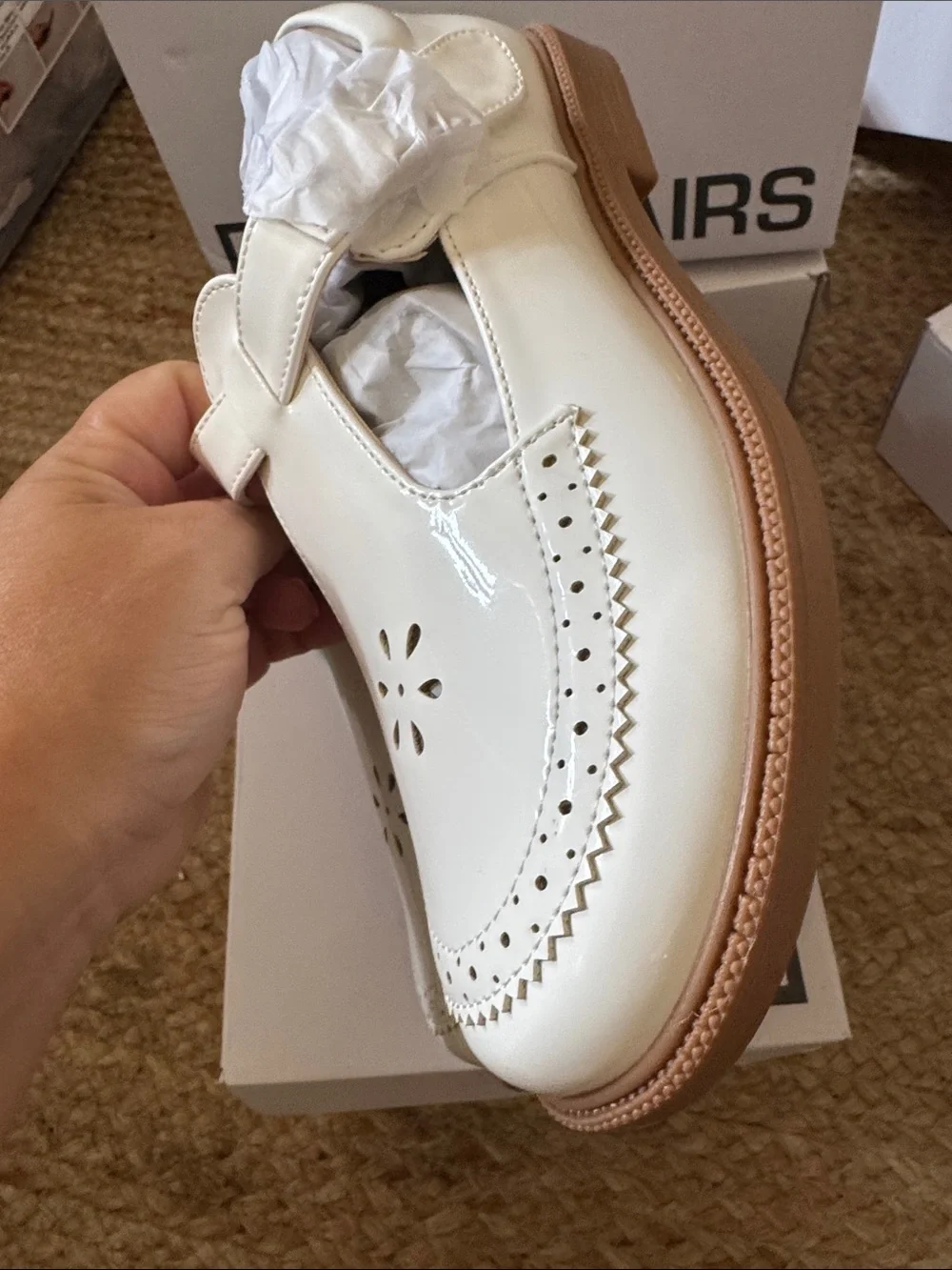 Dream Pairs Cream Patent T-Strap Brogue Mary Jane Kids Dress Shoes